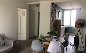 SELVIG: Appart 1 ch cosy- 2 min à pied du centre-ville et fac- stationnement gratuit- bus à 50m